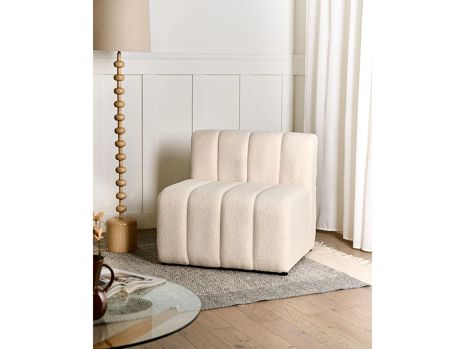 Fauteuil KAGE Bouclé Beige clair