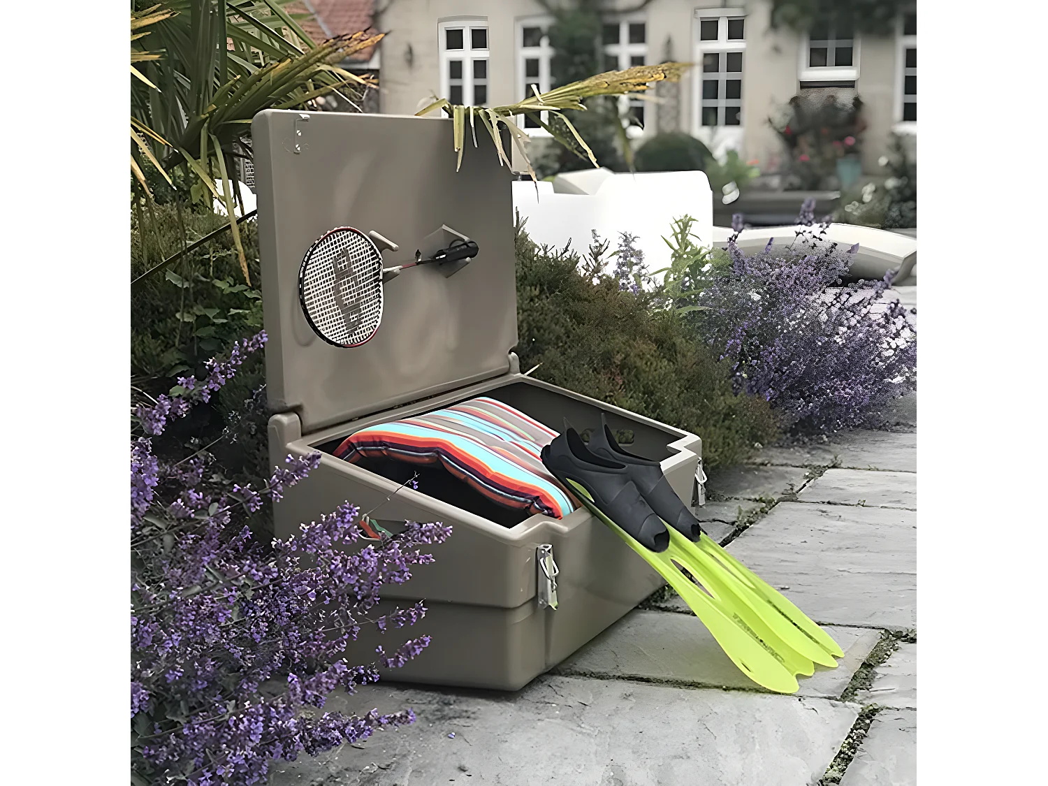 Coffre De Jardin 100l Avec Grenouillères Et Cadenas
