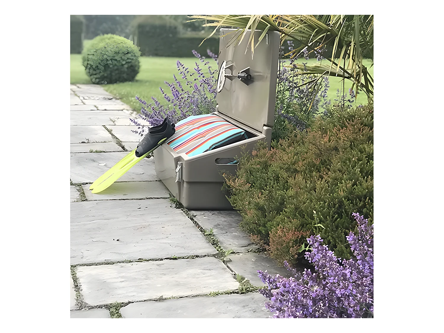 Coffre De Jardin 100l Avec Grenouillères Et Cadenas