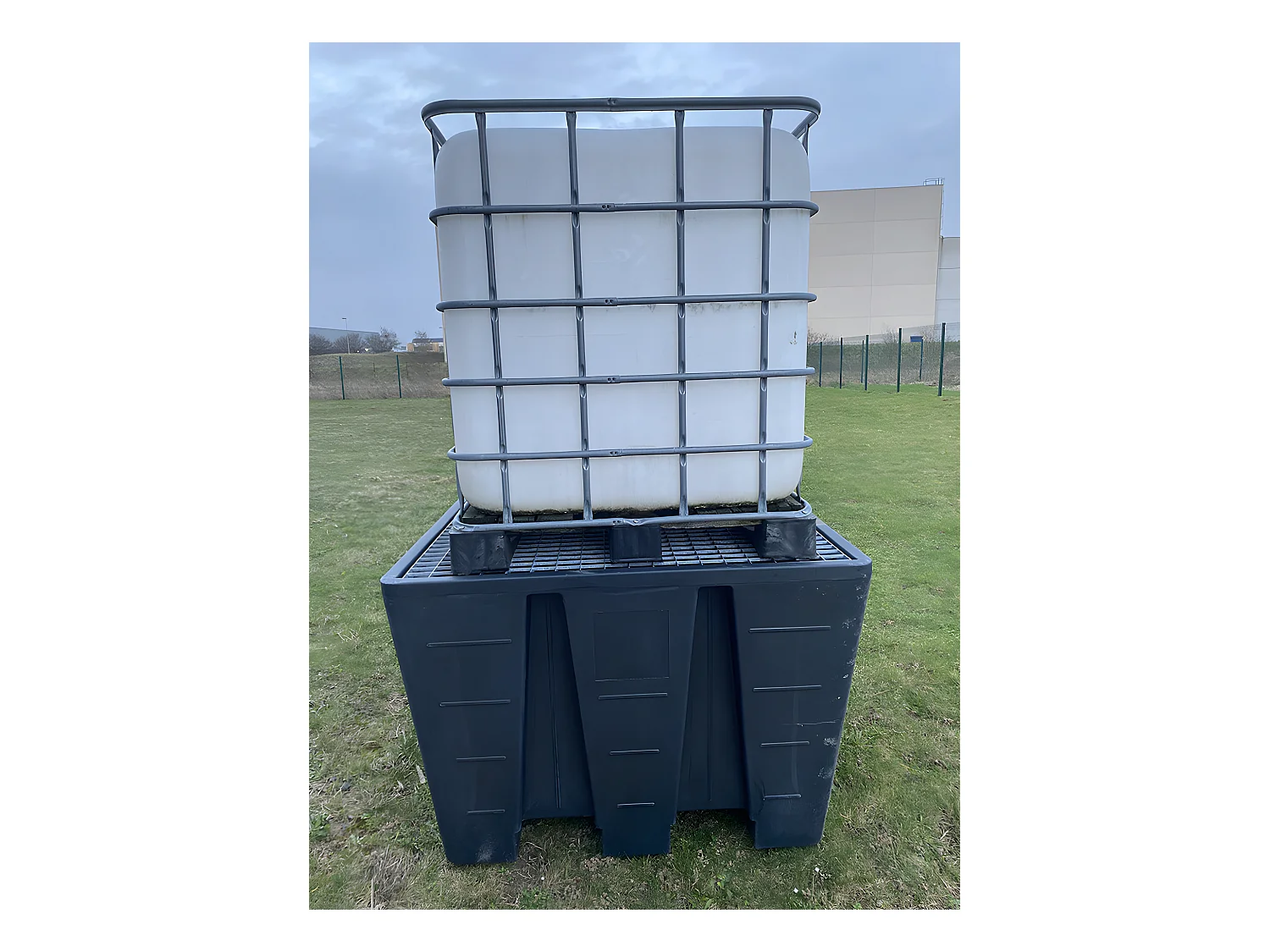 Cuve De Stockage 1000l Ibc Reconstruit Grillage Translucide Poche Neuve