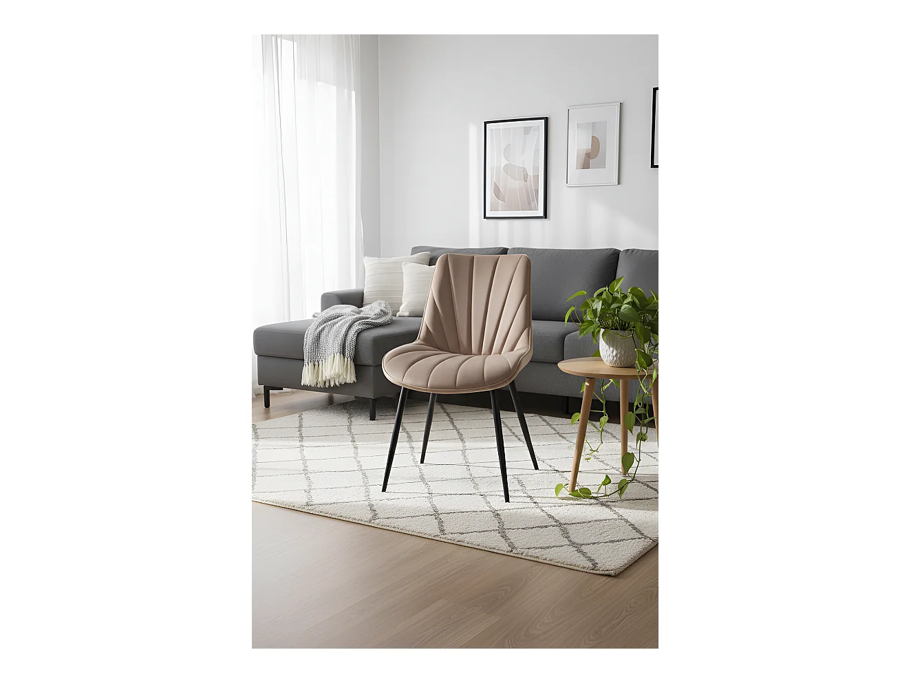 Sedia K589/Rivestimento in tessuto di velluto e metallo/Beige