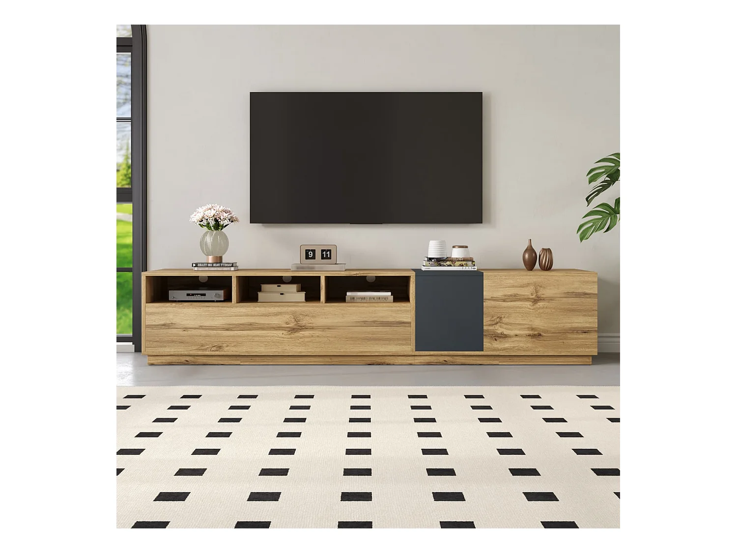 Ein moderner TV-Ständer in Kontrastfarben. Mit schlichtem, kontrastreichem Design,mit offenen Fächern und Kabelöffnungen,200 cm