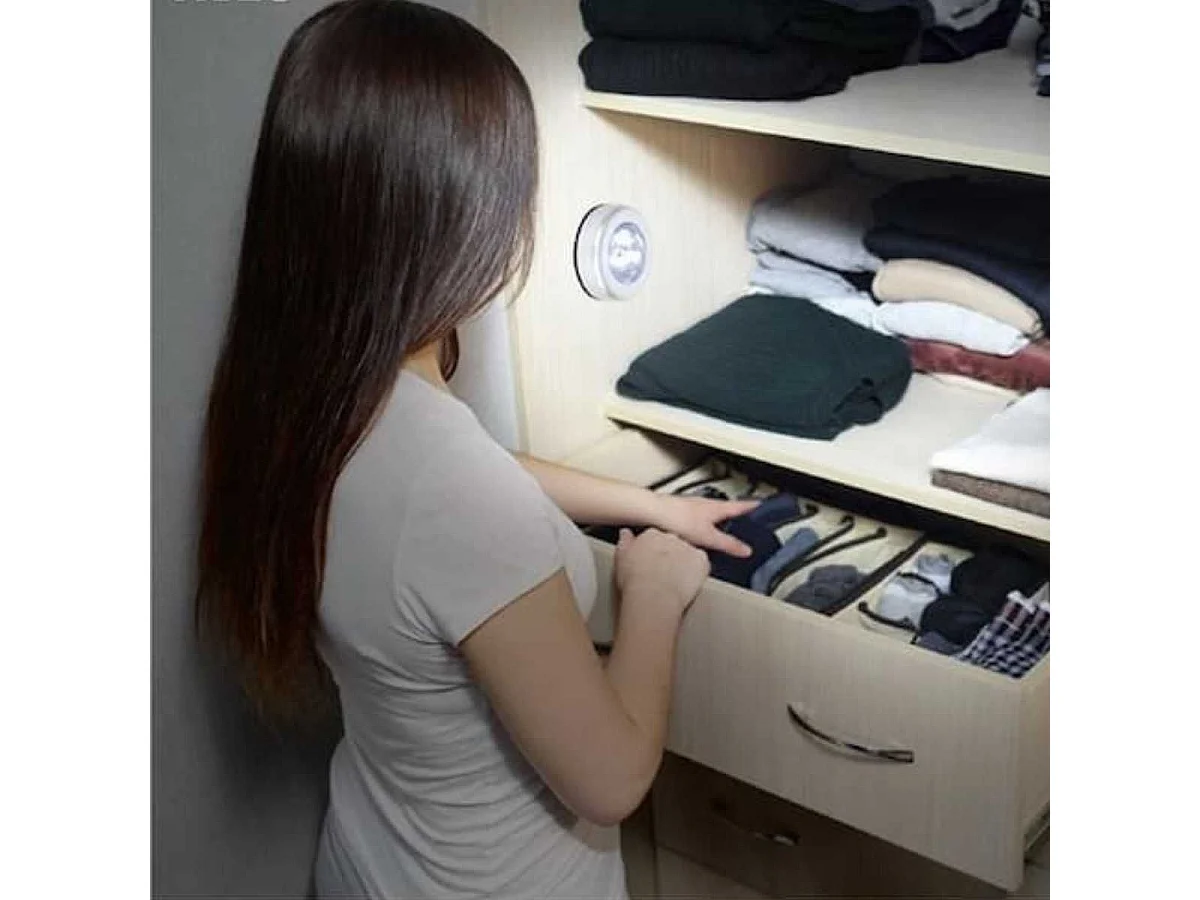 Pack de 3 lampes LED nouvelle génération adhésives allumage Push