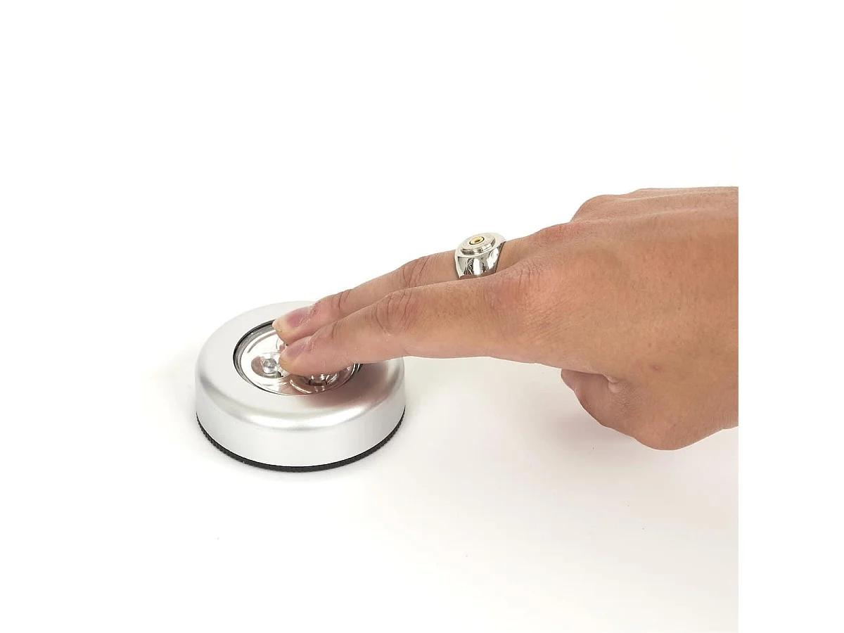 Pack de 3 lampes LED nouvelle génération adhésives allumage Push