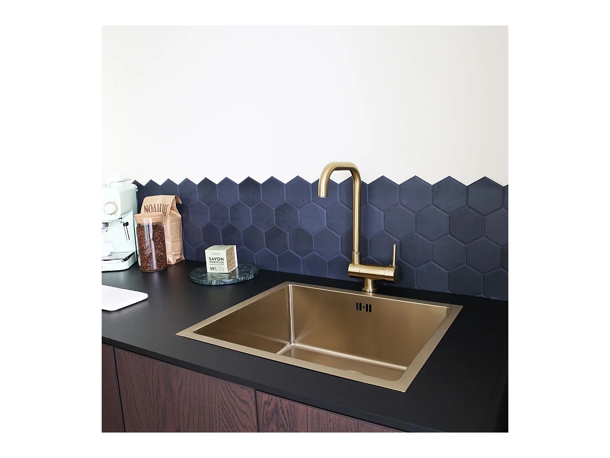 New Oslo mitigeur évier or brossé rabattable 'spécial fenêtre' - Essebagno