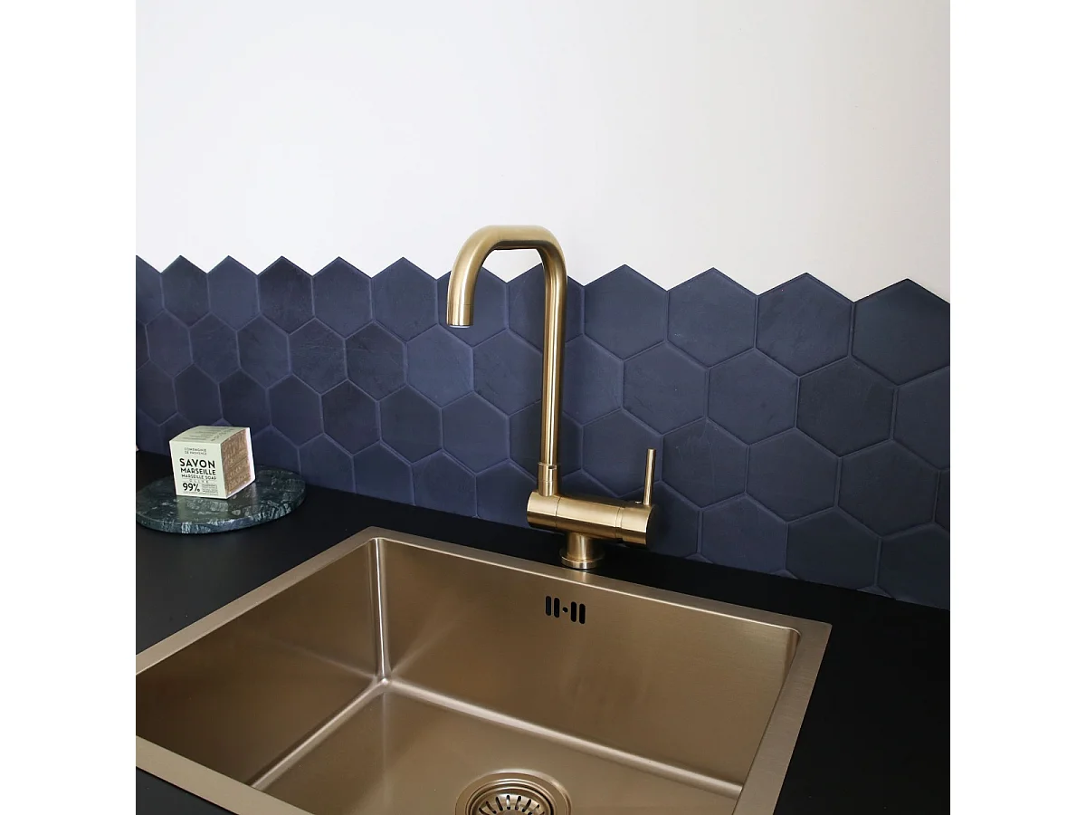 Oslo Misturadora de lavatório rebatível em ouro escovado para janelas Essebagno