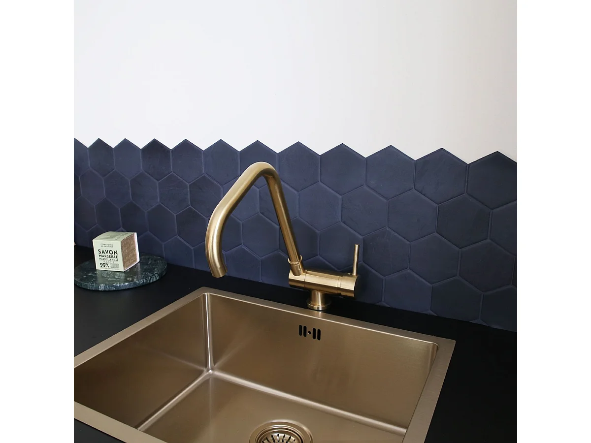 Oslo Misturadora de lavatório rebatível em ouro escovado para janelas Essebagno