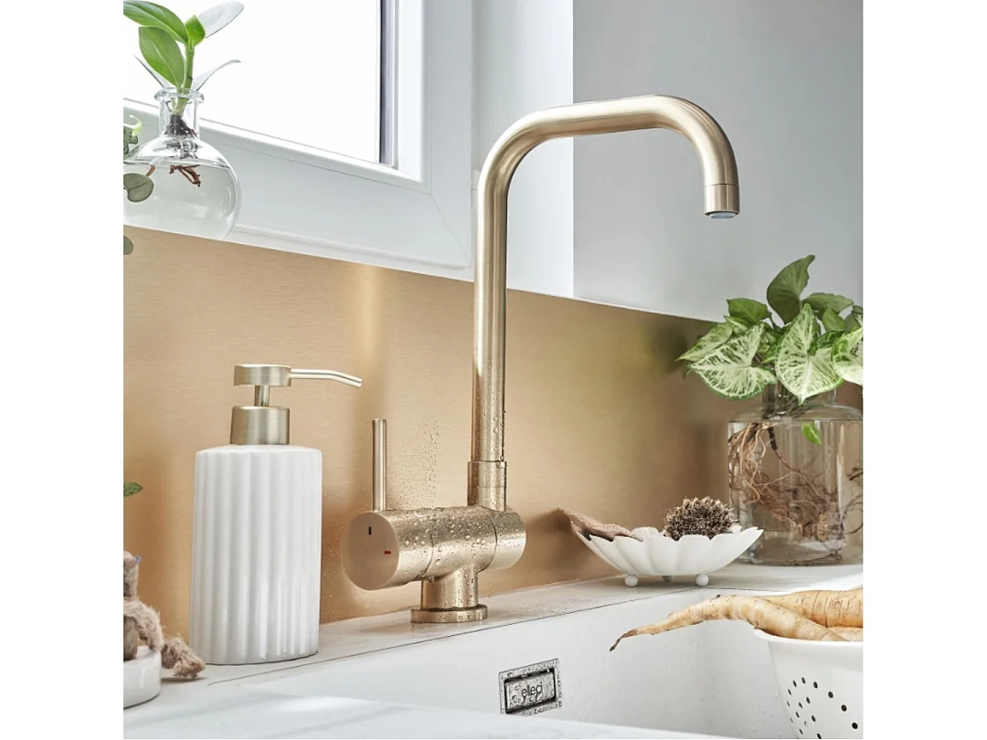 New Oslo mitigeur évier or brossé rabattable 'spécial fenêtre' - Essebagno