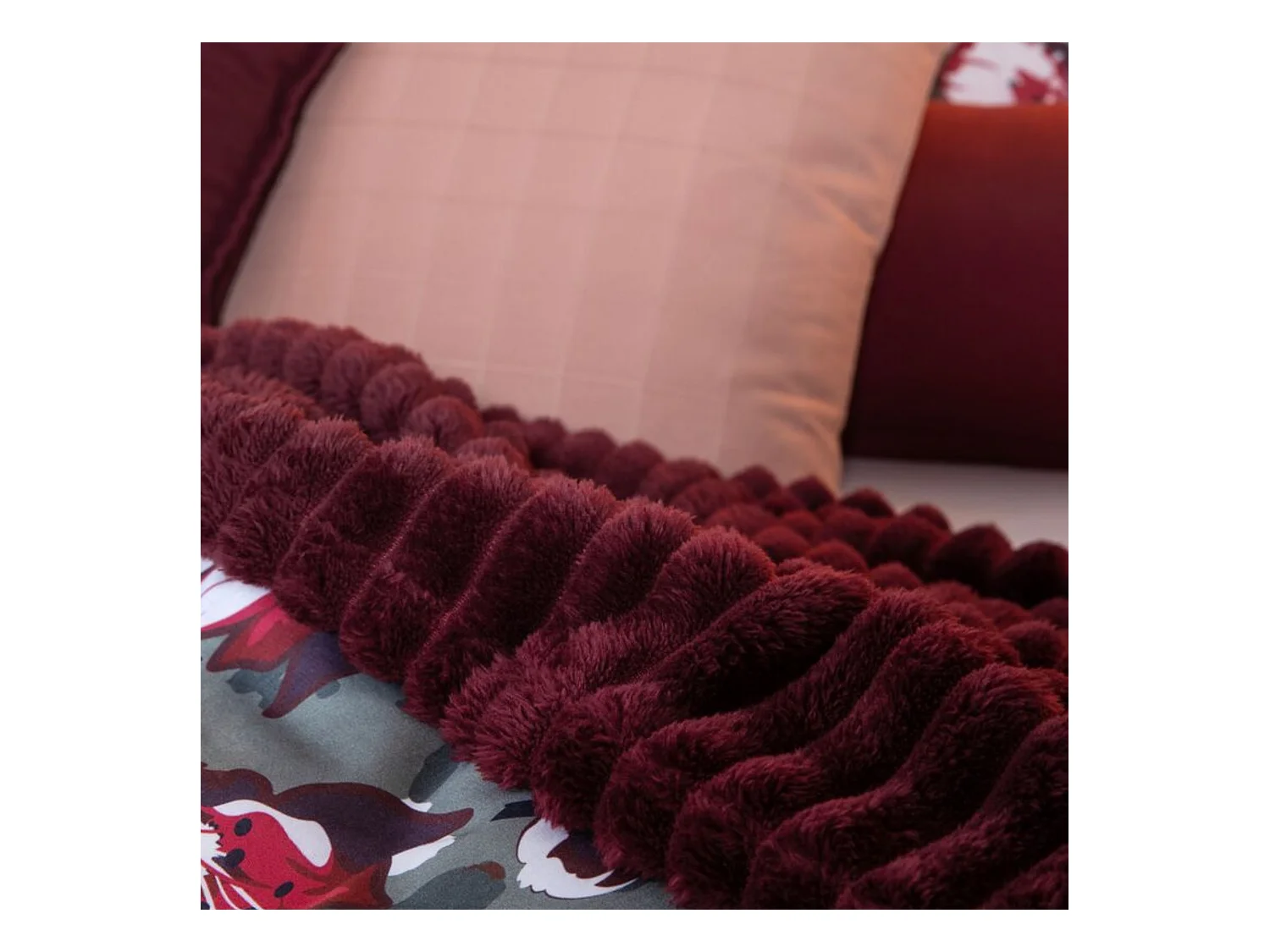 Plaid fourrure cocooning 150x200 bordeaux