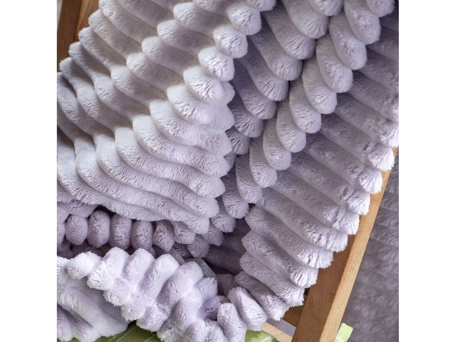 Plaid fourrure cocooning 150x200 lila