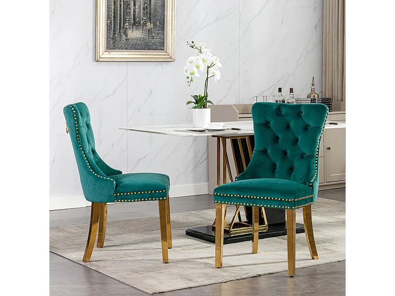 Set van 2 eetkamerstoelen in groen fluweel met gevoerde rugleuning en gouden metalen poten