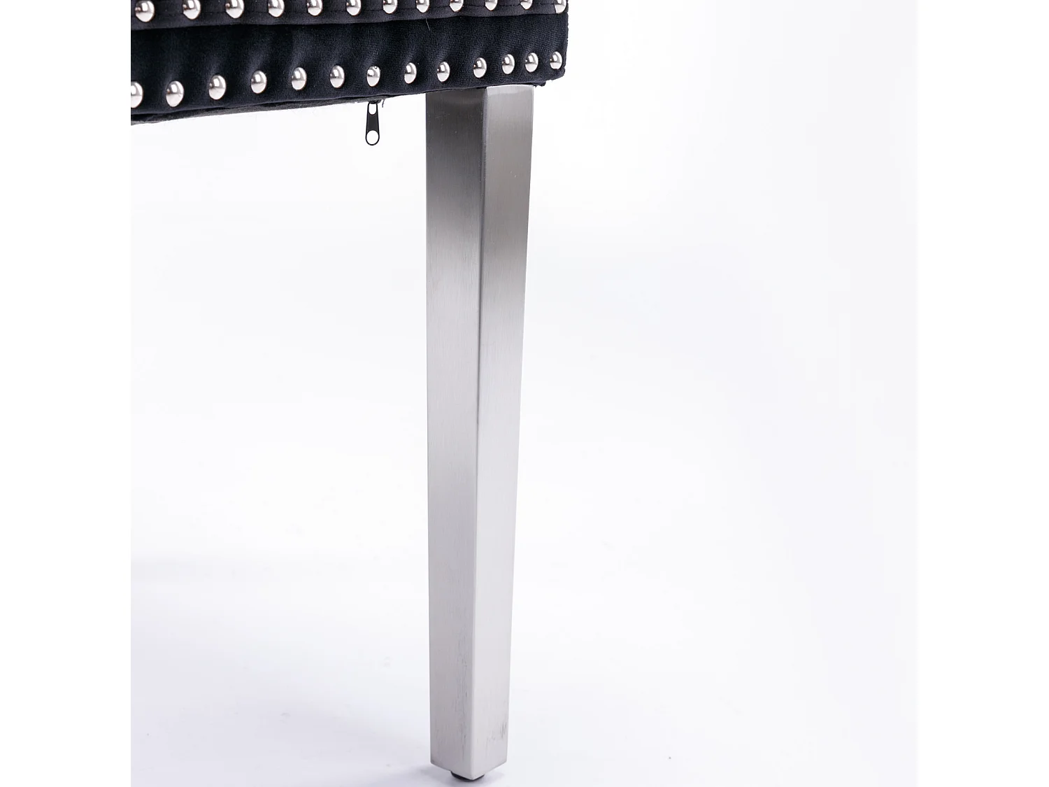 Zestaw 2 krzeseł do jadalni z czarnego aksamitu z tapicerowanym oparciem i srebrnymi metalowymi nogami