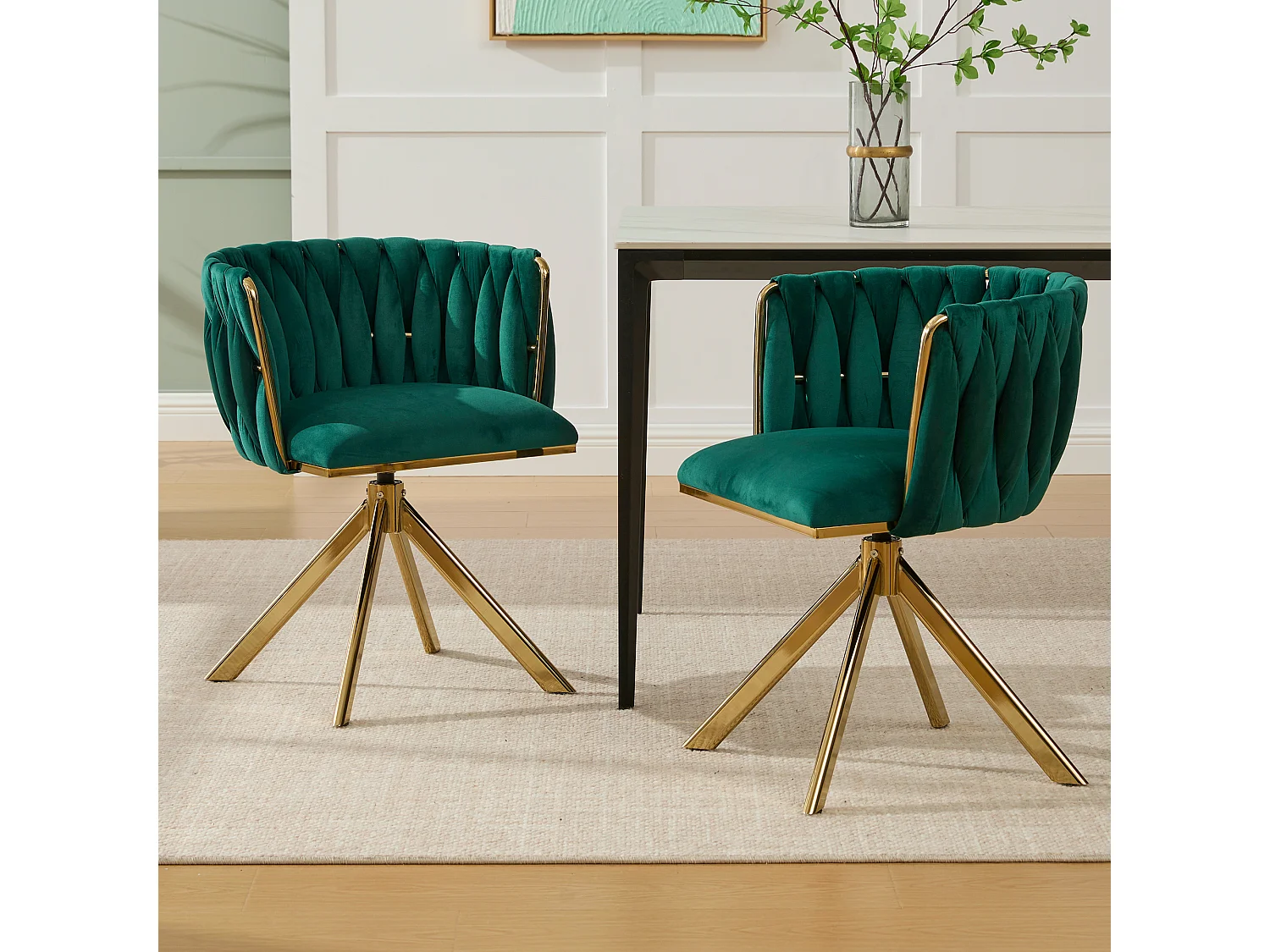 Set van 2 eetkamerstoelen in groen fluweel met draaifunctie en gouden metalen poten