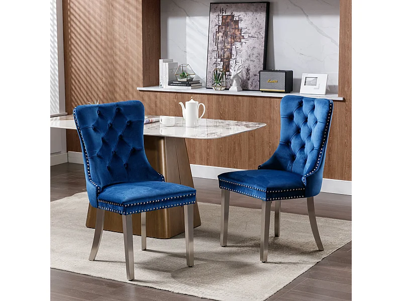 Set van 2 eetkamerstoelen in blauw fluweel met gevoerde rugleuning en zilverkleurige metalen poten