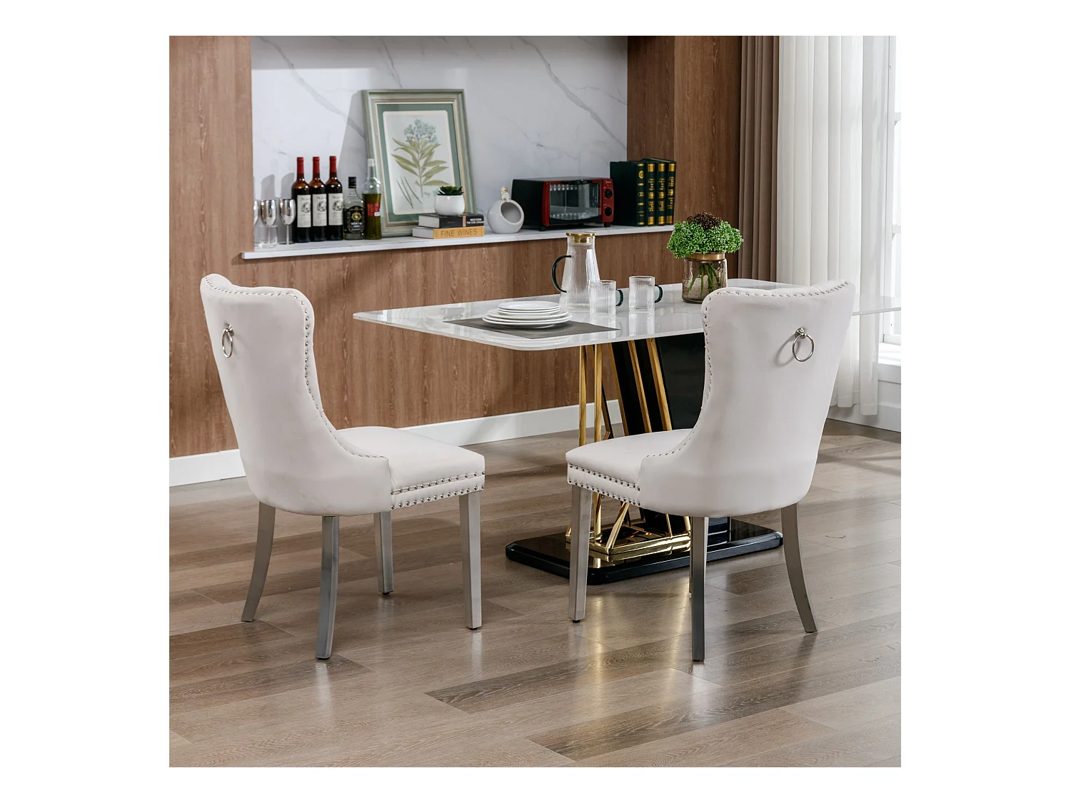 Zestaw 2 krzeseł do jadalni z beżowego aksamitu z tapicerowanym oparciem i srebrnymi metalowymi nogami