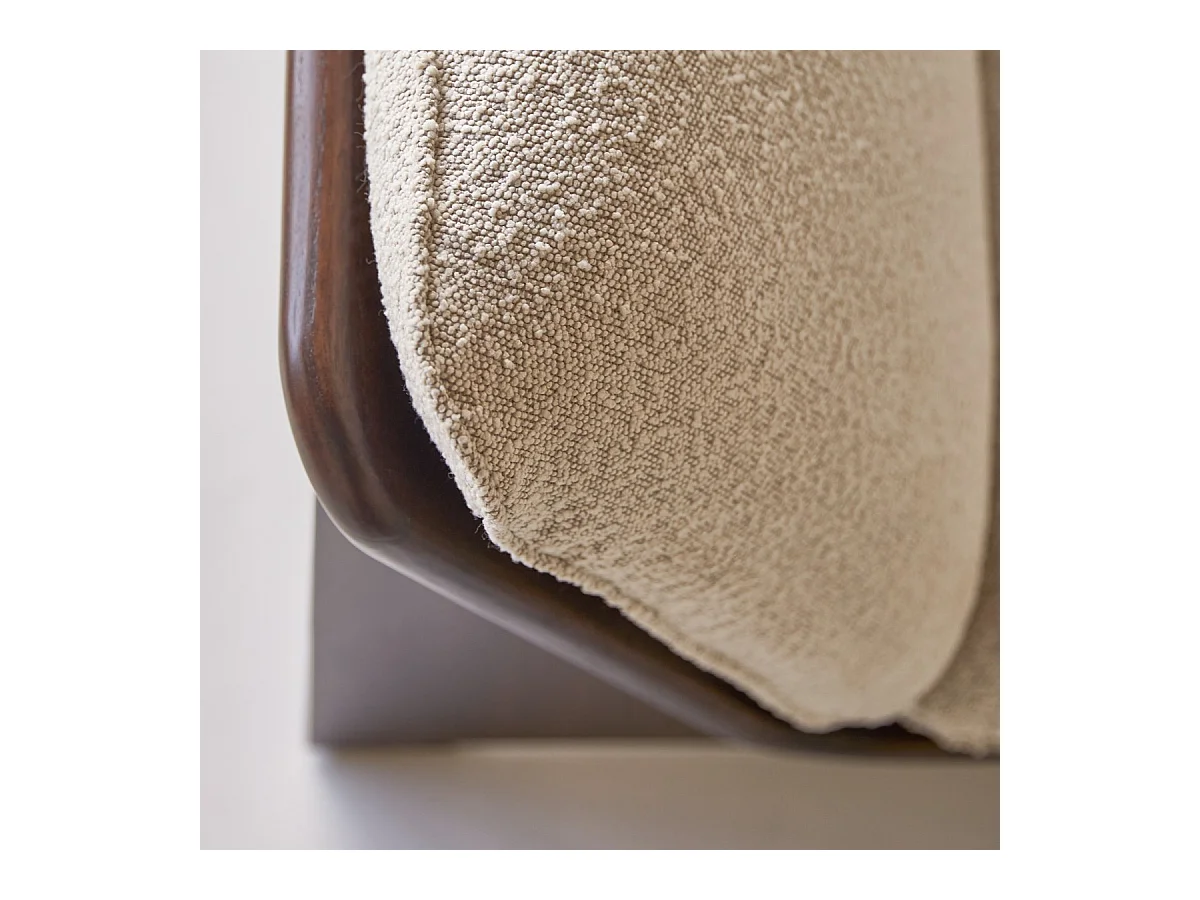 Banquette en bois de mindi massif et tissu bouclé écru Folk, 2 places