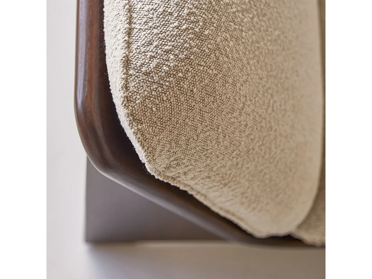 Polsterbank Folk aus massivem Mindiholz und ecrufarbenem Boucléstoff ,2-Sitzer