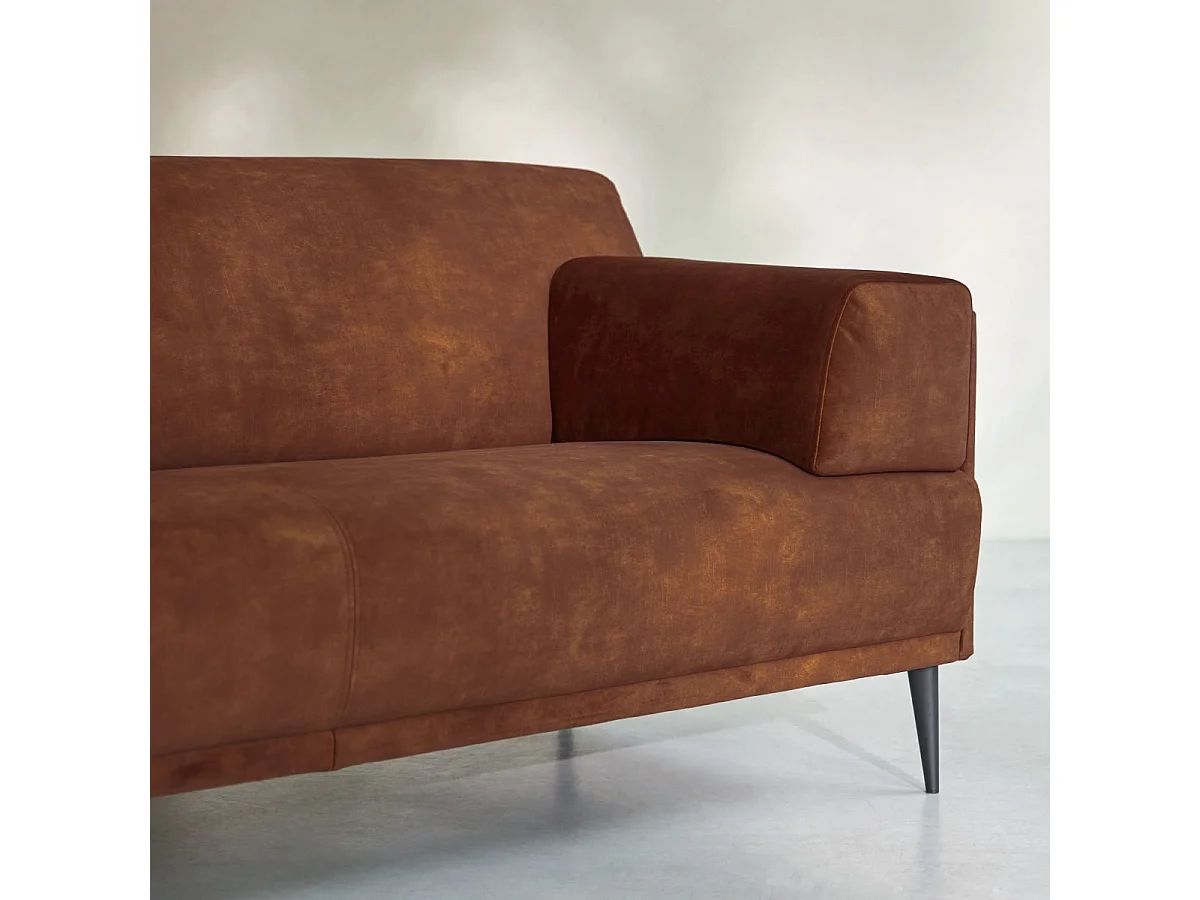 3-Sitzer-Sofa Finn aus terracottafarbenem Samt