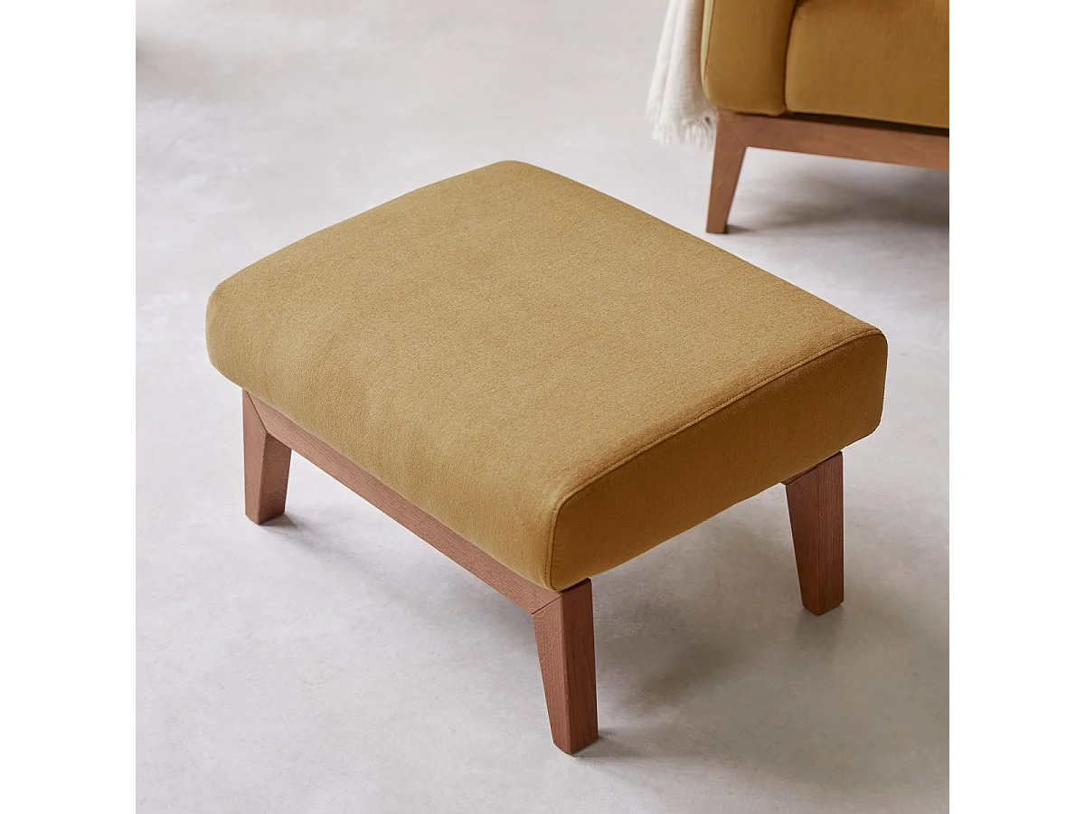 Fußhocker Bjorn aus senffarbenem Stoff, 1 Sitzplatz