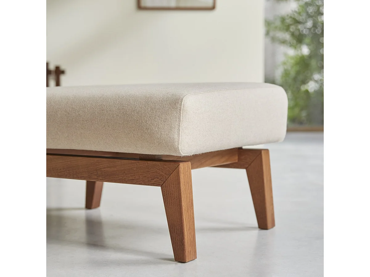 Fußhocker Bjorn aus ungebleichter Wolle, 1 Sitzplatz