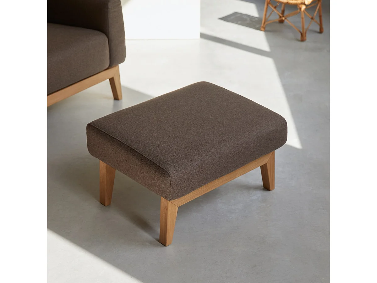 Fußhocker Bjorn aus braunem Stoff, 1 Sitzplatz