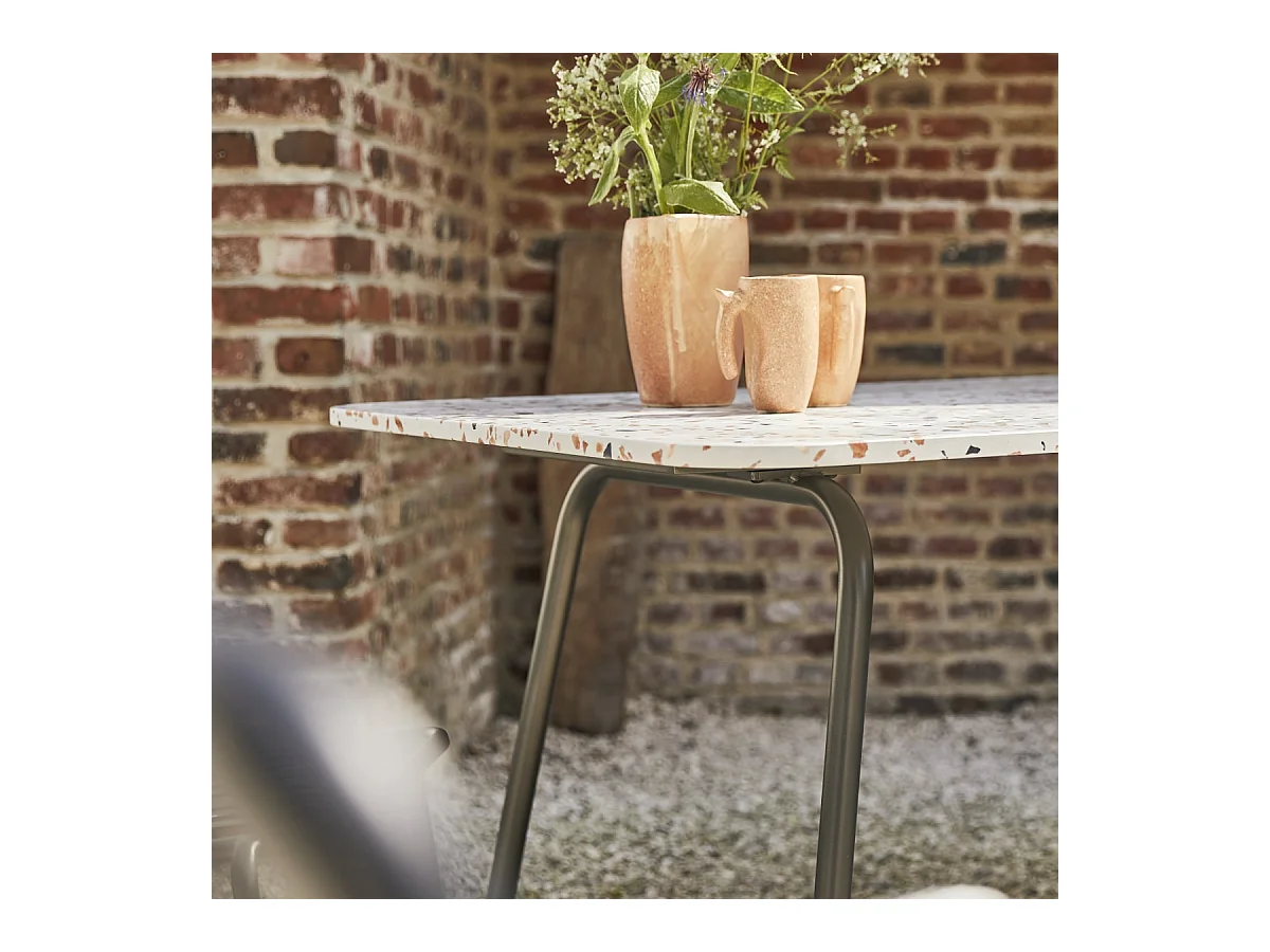 Rechteckiger Gartentisch Elio aus Premium-Terrazzo und Metall 160 cm brown