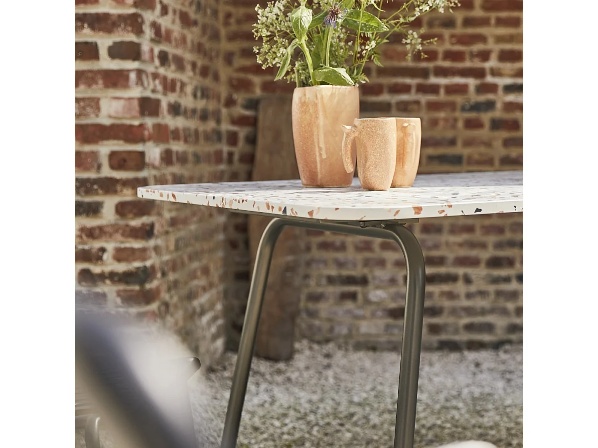 Rechteckiger Gartentisch Elio aus Premium-Terrazzo und Metall 160 cm brown