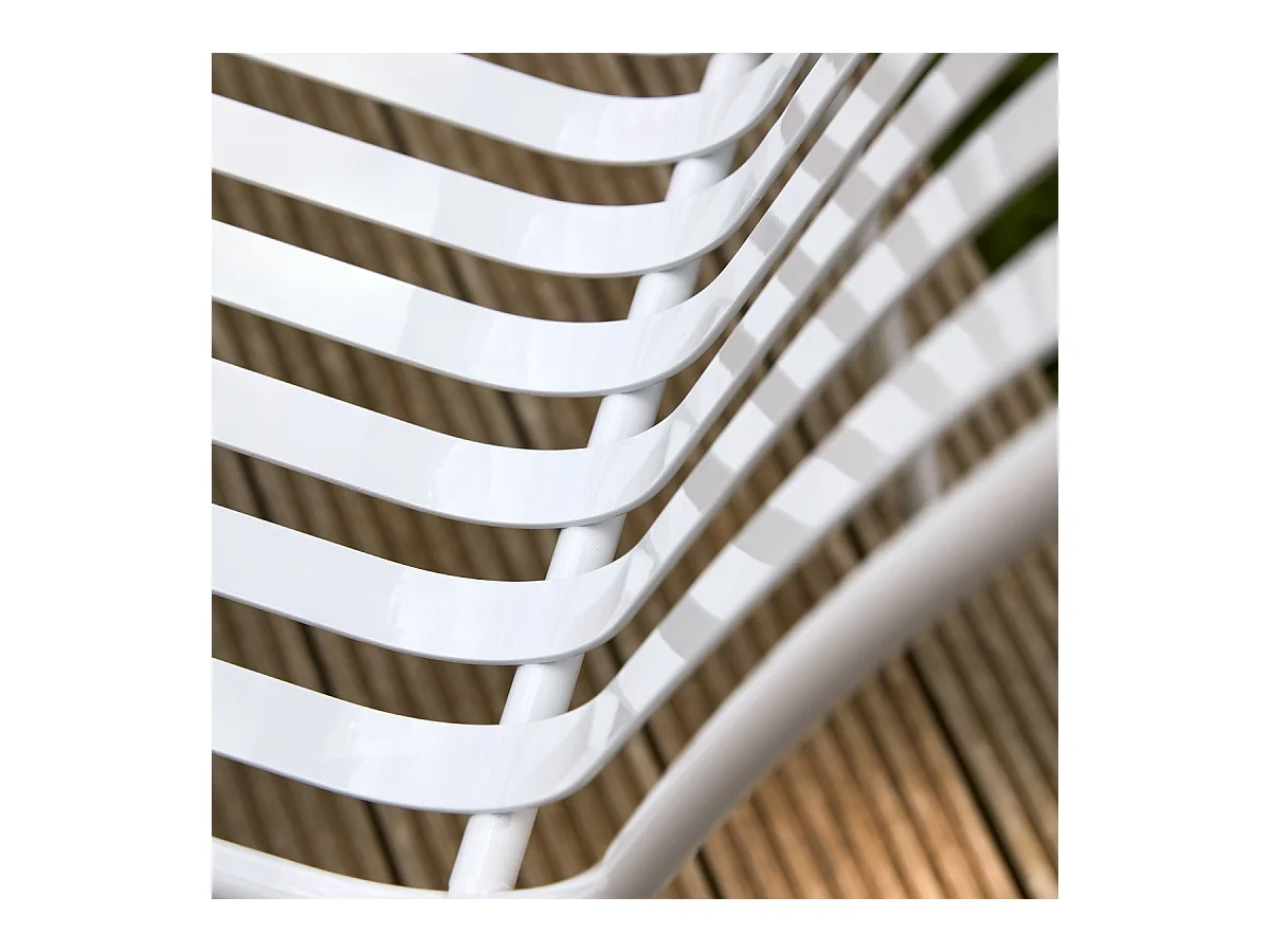 Chaise d'extérieur en métal peint Gaby white