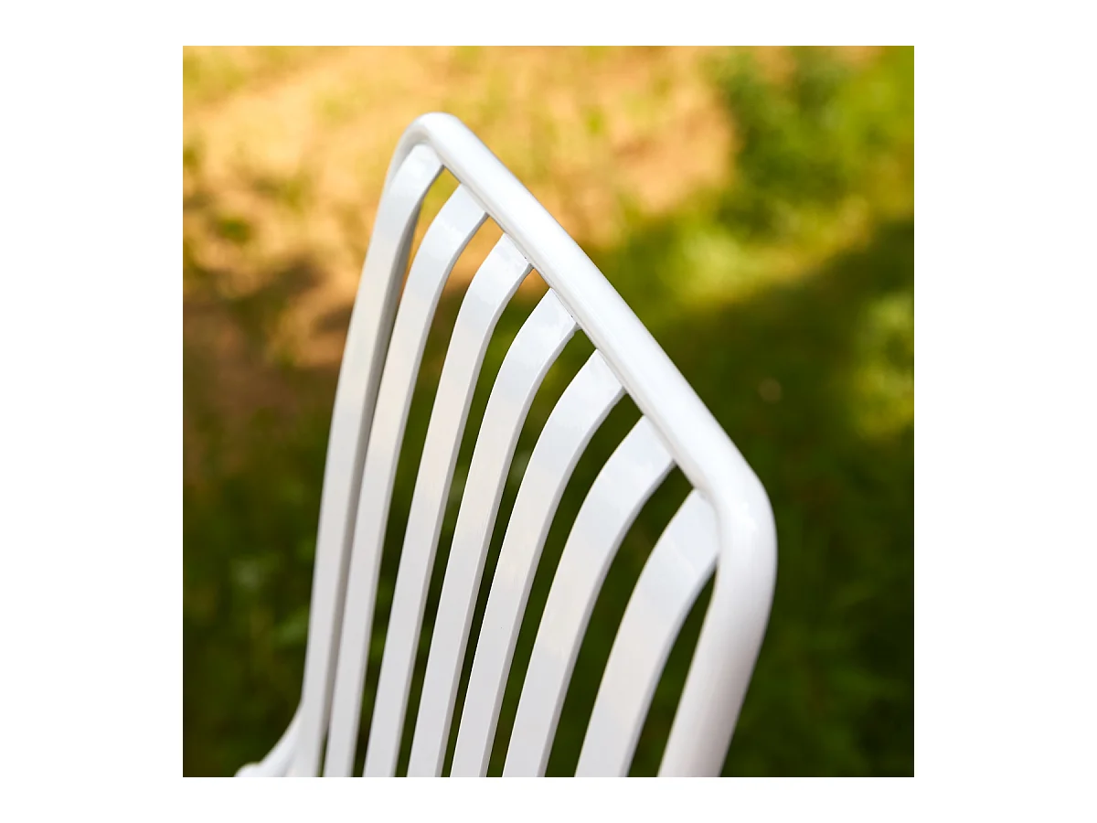 Chaise d'extérieur en métal peint Gaby white