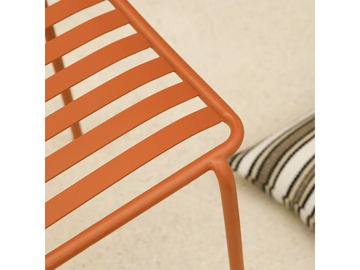 Outdoor Stuhl Gaby Orange aus lackiertem Metall