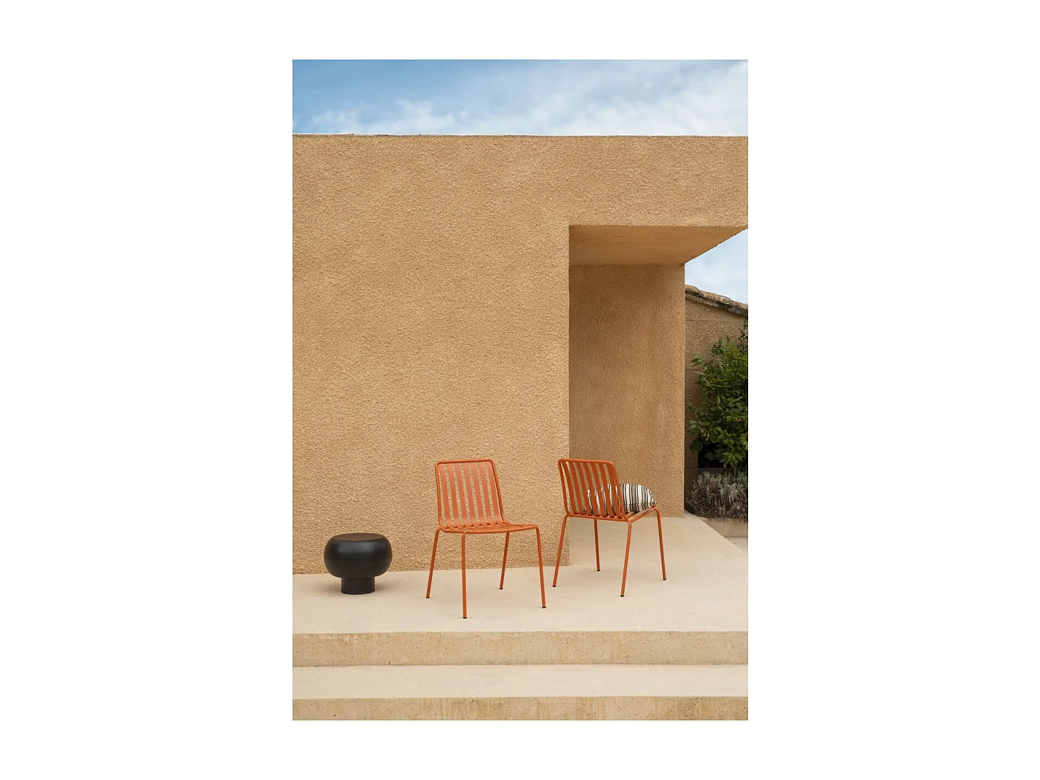 Outdoor Stuhl Gaby Orange aus lackiertem Metall