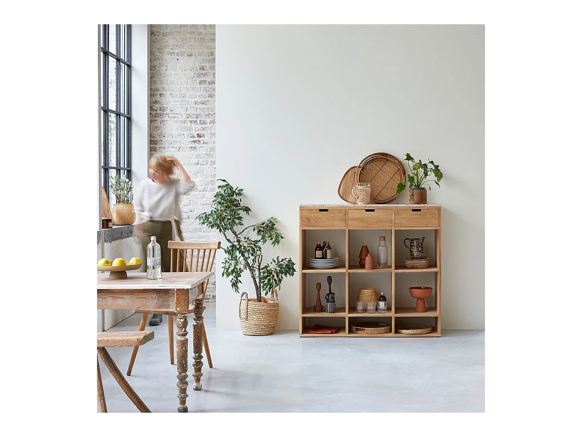 Bibliothèque basse Miho en bois de teck massif et terrazzo premium Pink