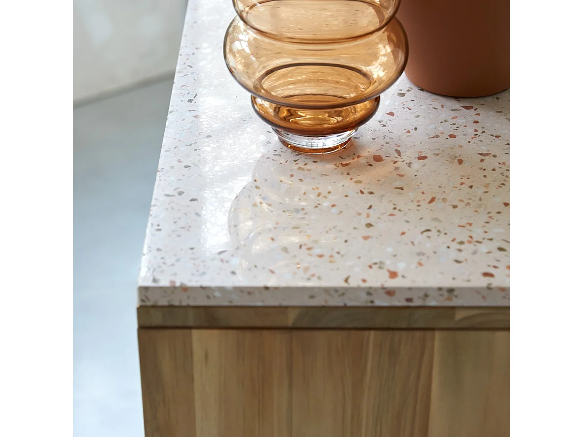 Bibliothèque basse Miho en bois de teck massif et terrazzo premium Pink