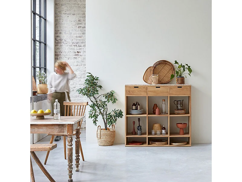 Libreria bassa Miho in legno di teak massello e terrazzo premium Pink