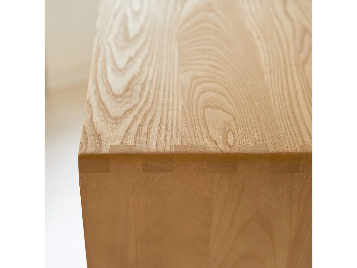 Hoher Kinder-Bücherschrank Luis aus Ulmenholz und Rattangeflecht