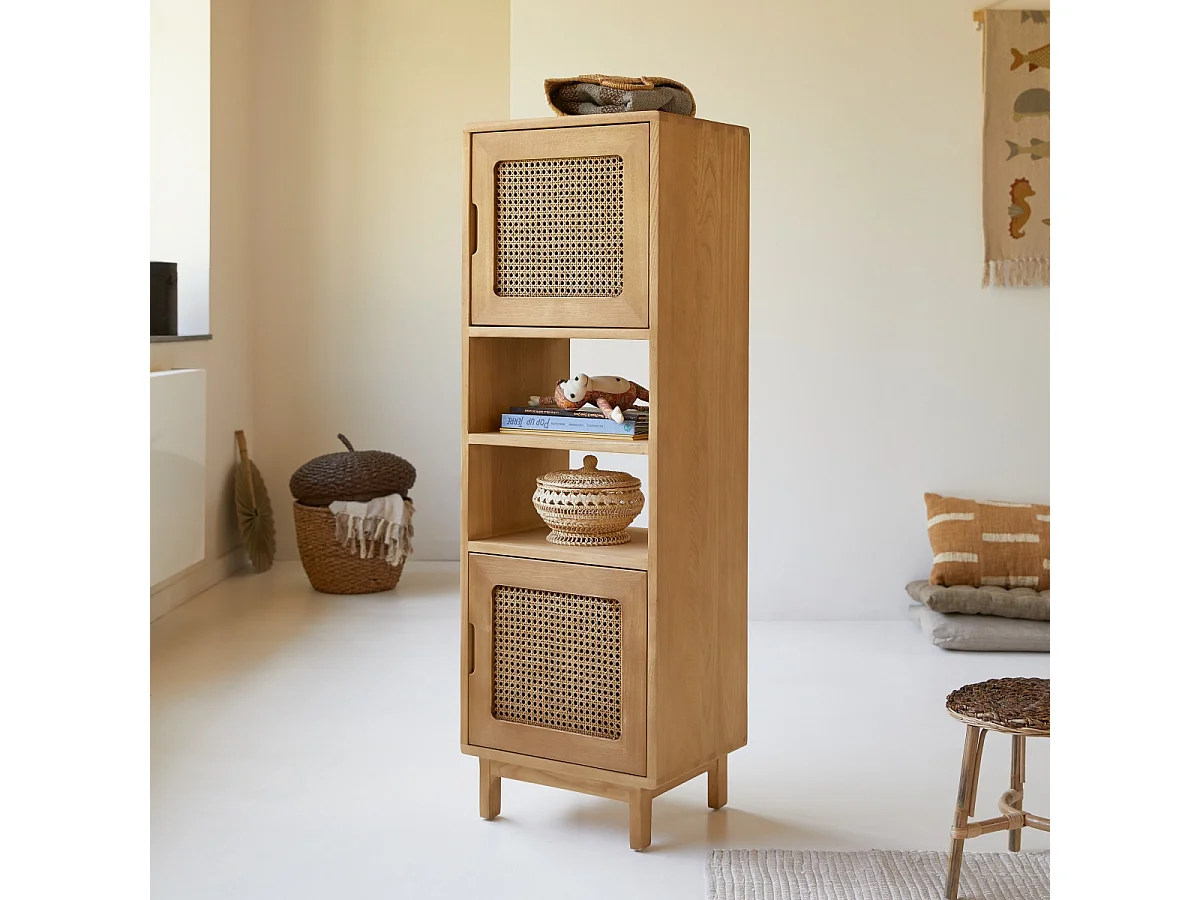 Hoher Kinder-Bücherschrank Luis aus Ulmenholz und Rattangeflecht