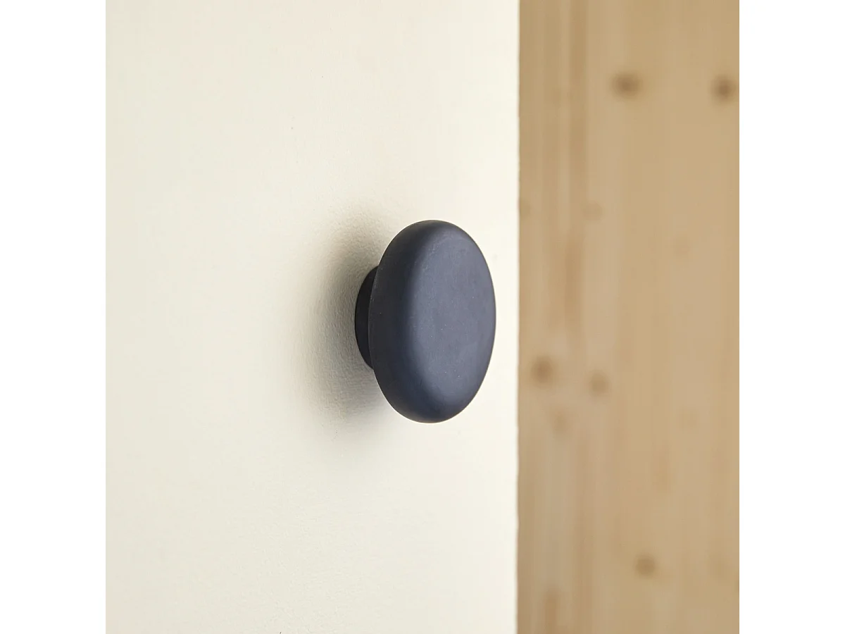 Patère ronde en terrazzo Eda, black