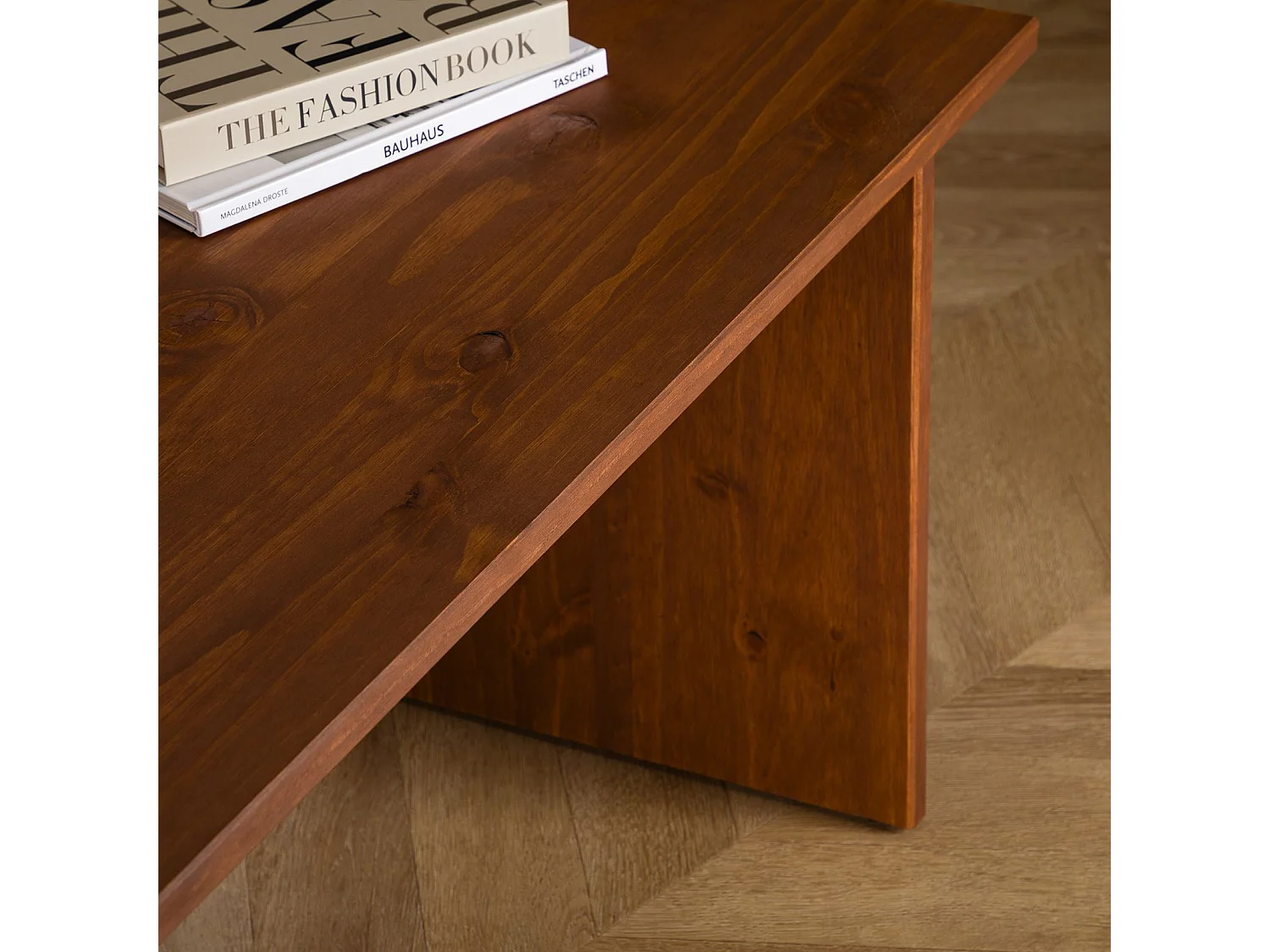 Table basse SALTO rectangulaire pour salon en bois massif brun foncé, 110x45 cm, élégante et minimaliste, pieds en bois