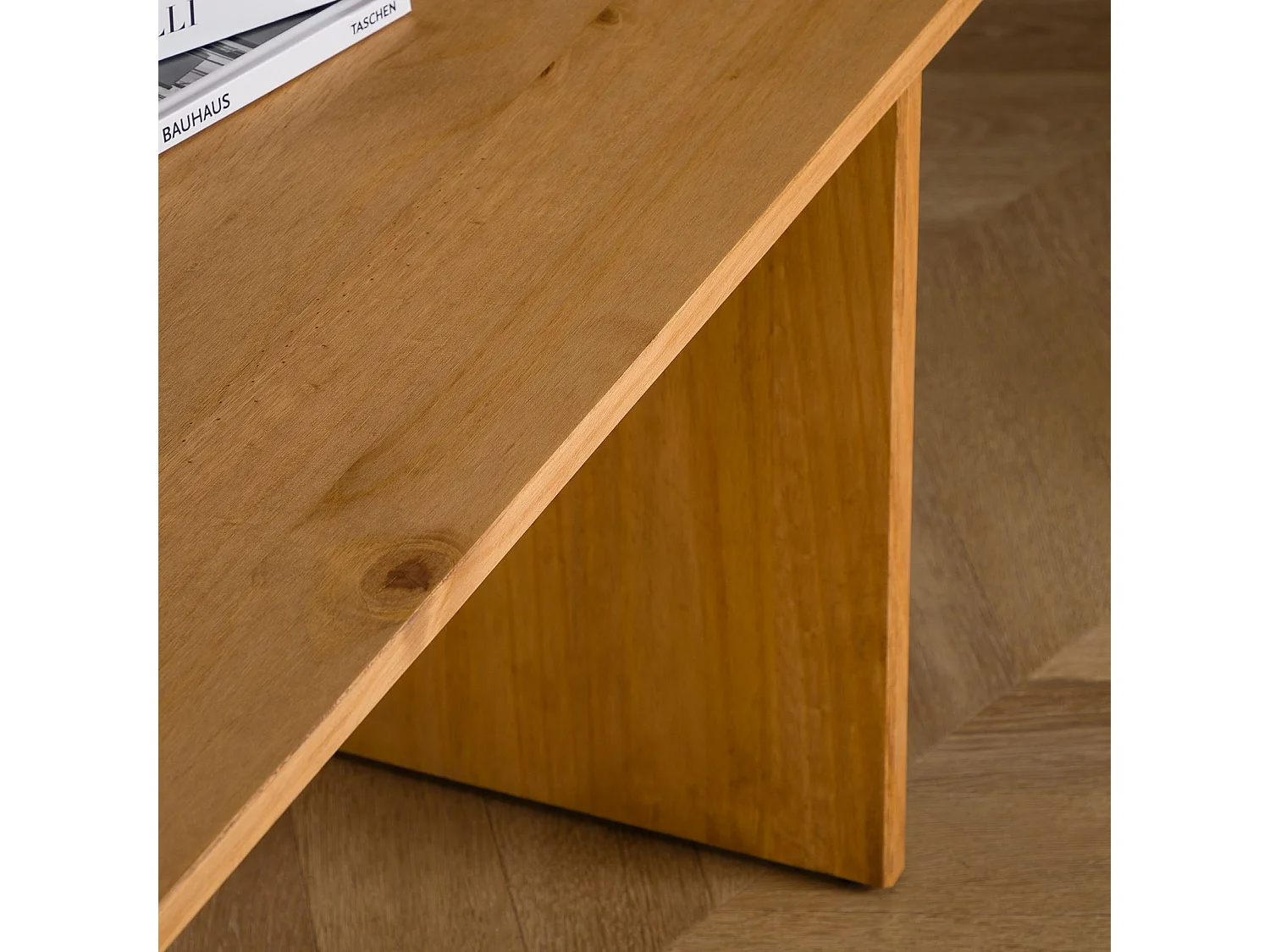 Table basse SALTO rectangulaire pour salon en bois massif finition laquée, 110x45 cm, élégante et minimaliste, pieds en bois
