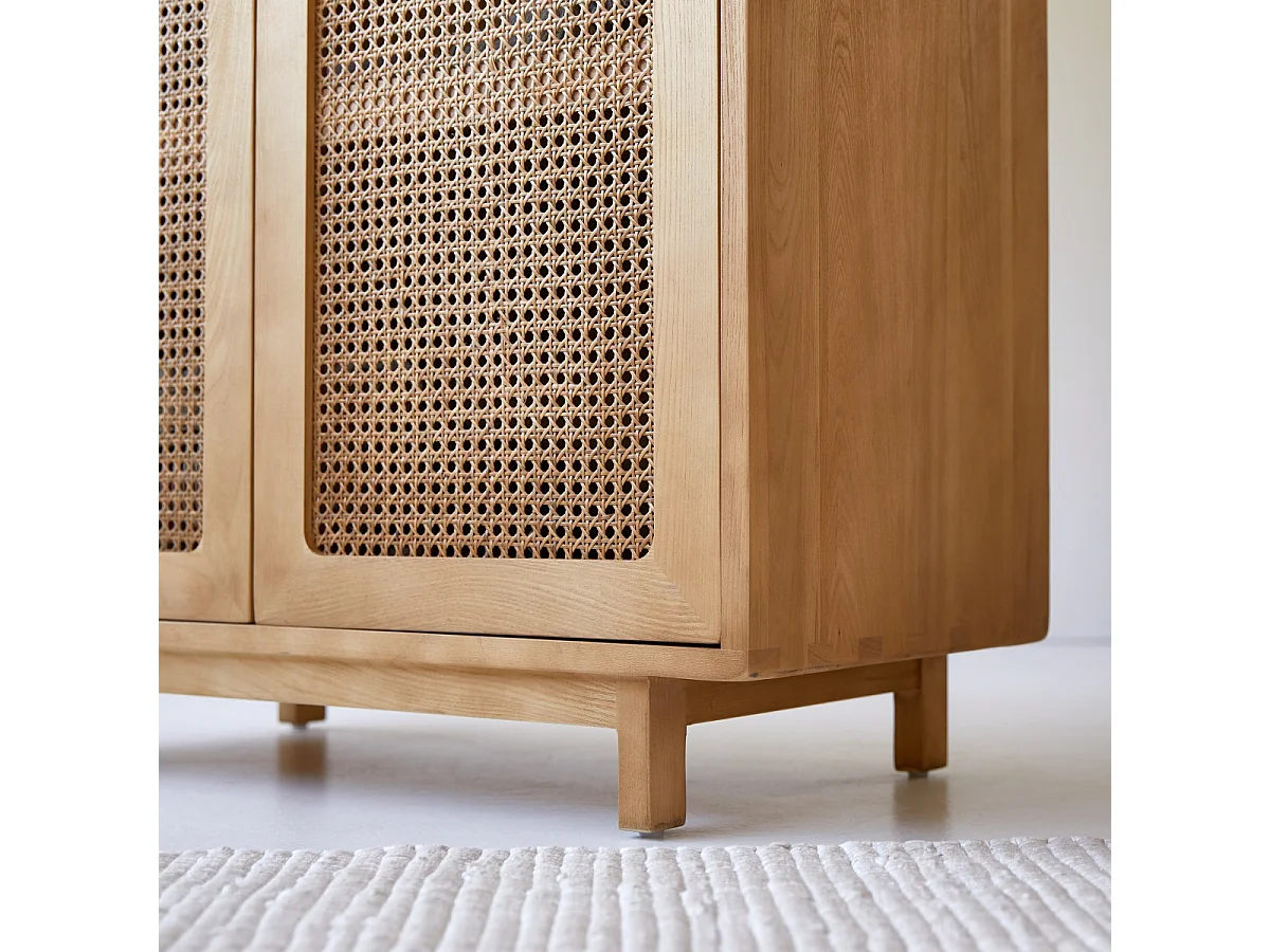 Kinderschrank Luis aus massivem Ulmenholz und Rattangeflecht