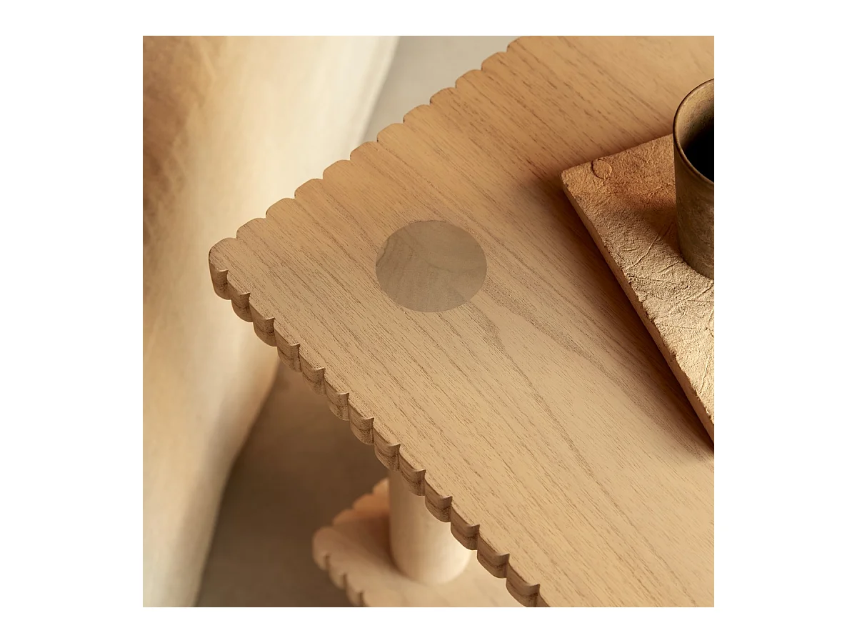 Comodino in legno di mindi Mollie