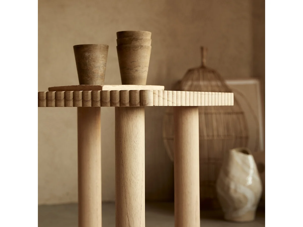 Comodino in legno di mindi Mollie