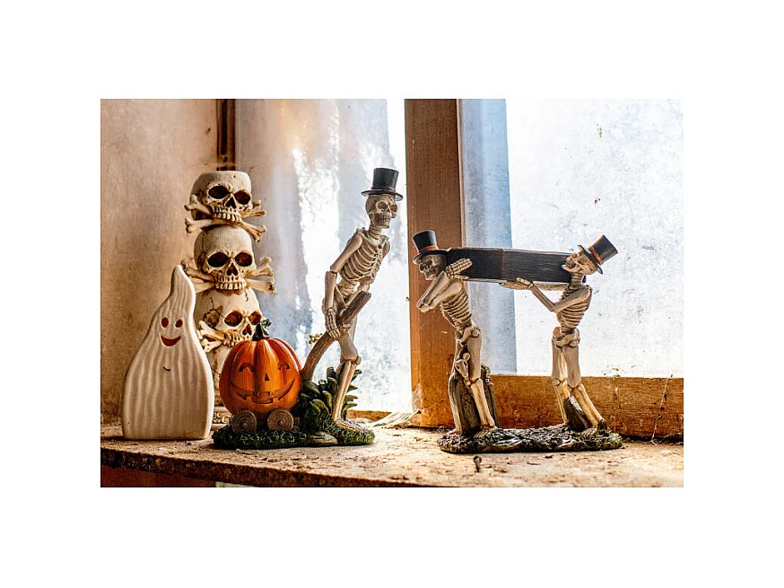 Squelette avec cercueil gris 21 x 8 x 22 cm en polyrésine