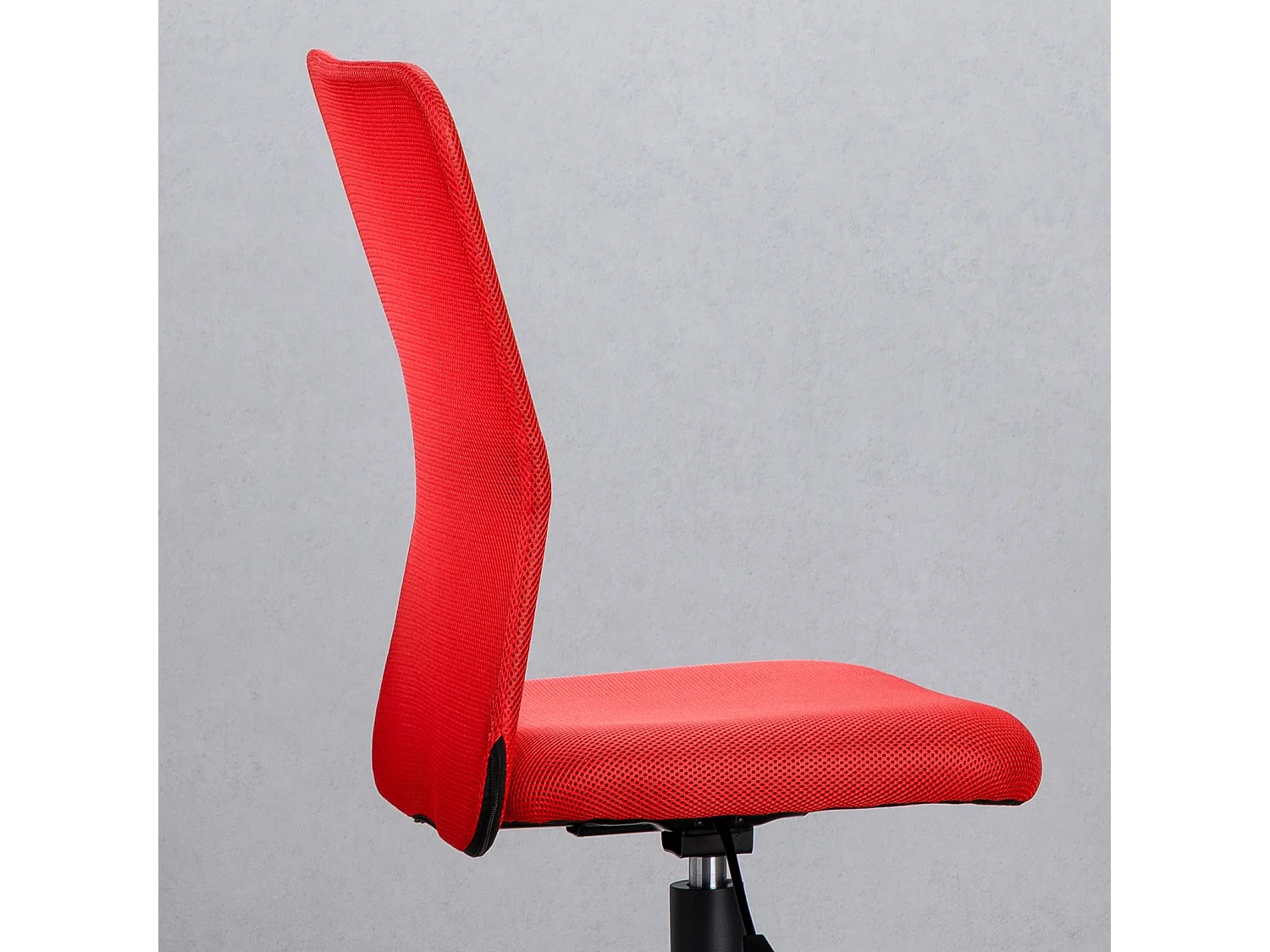 Chaise de bureau TODI rouge assise pivotante et réglable en hauteur 99 cm, roulettes adaptées à la moquette
