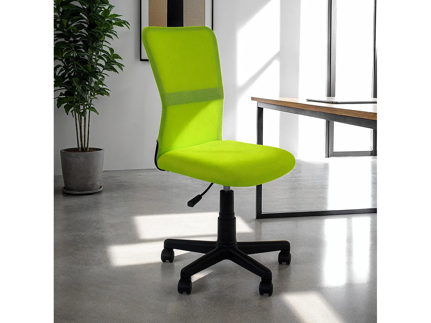 Chaise de bureau TODI vert assise pivotante et réglable en hauteur 99 cm, roulettes adaptées à la moquette