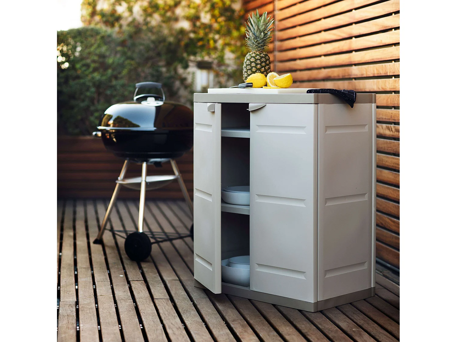 TITANIUM PLASTIKEN Armoire basse 2 portes avec etageres l70 x p44 x h88 cm Beige et Taupe Gamme TITANIUM Interieur/Exterieur