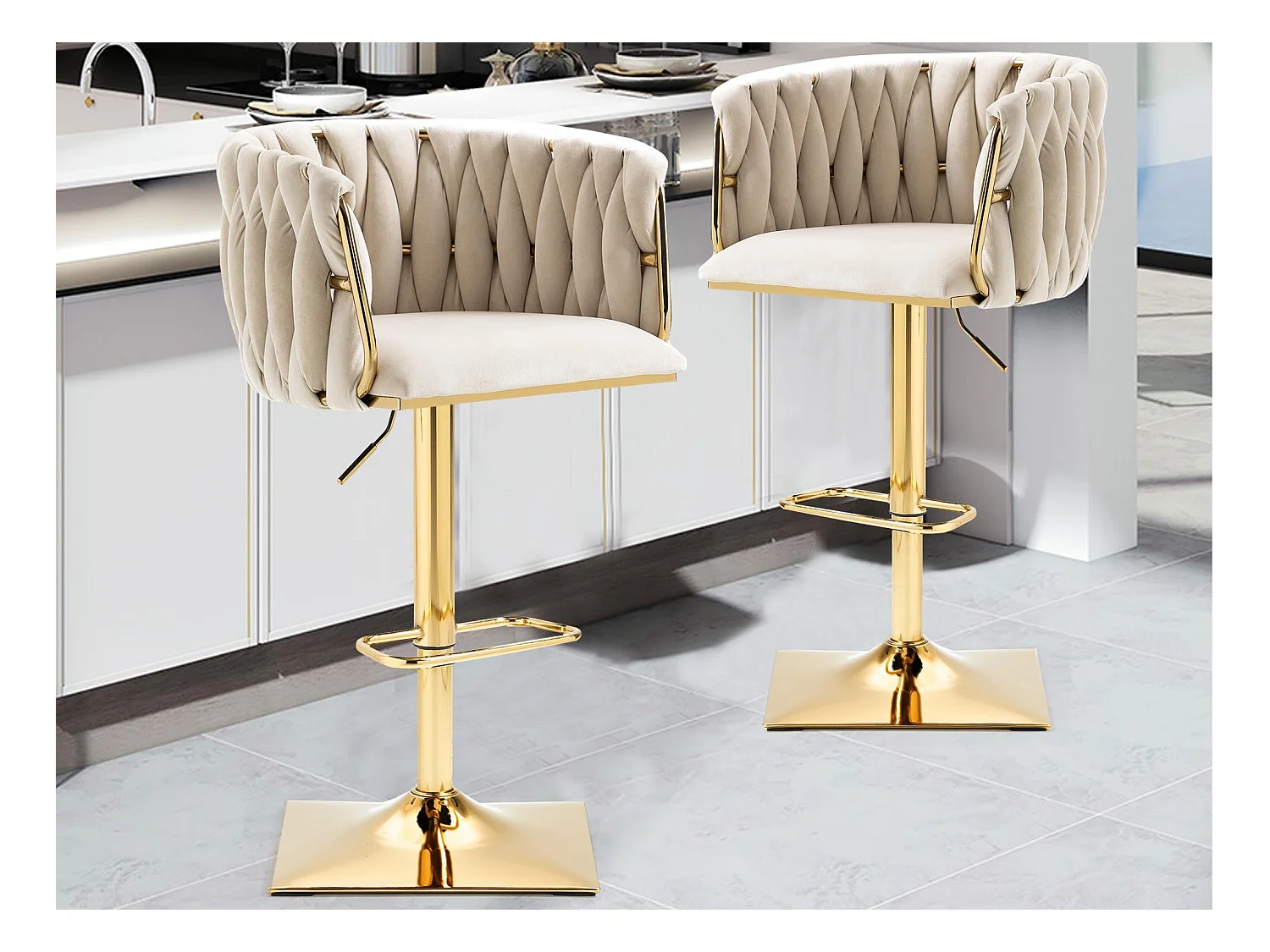 Lot de 2 Tabourets de Bar Tressés en Vert - Pieds en Métal Doré - Repose-Pieds - Hauteur Réglable - Rotation 360° - Idéal pour Cuisine, Salon ou Bar