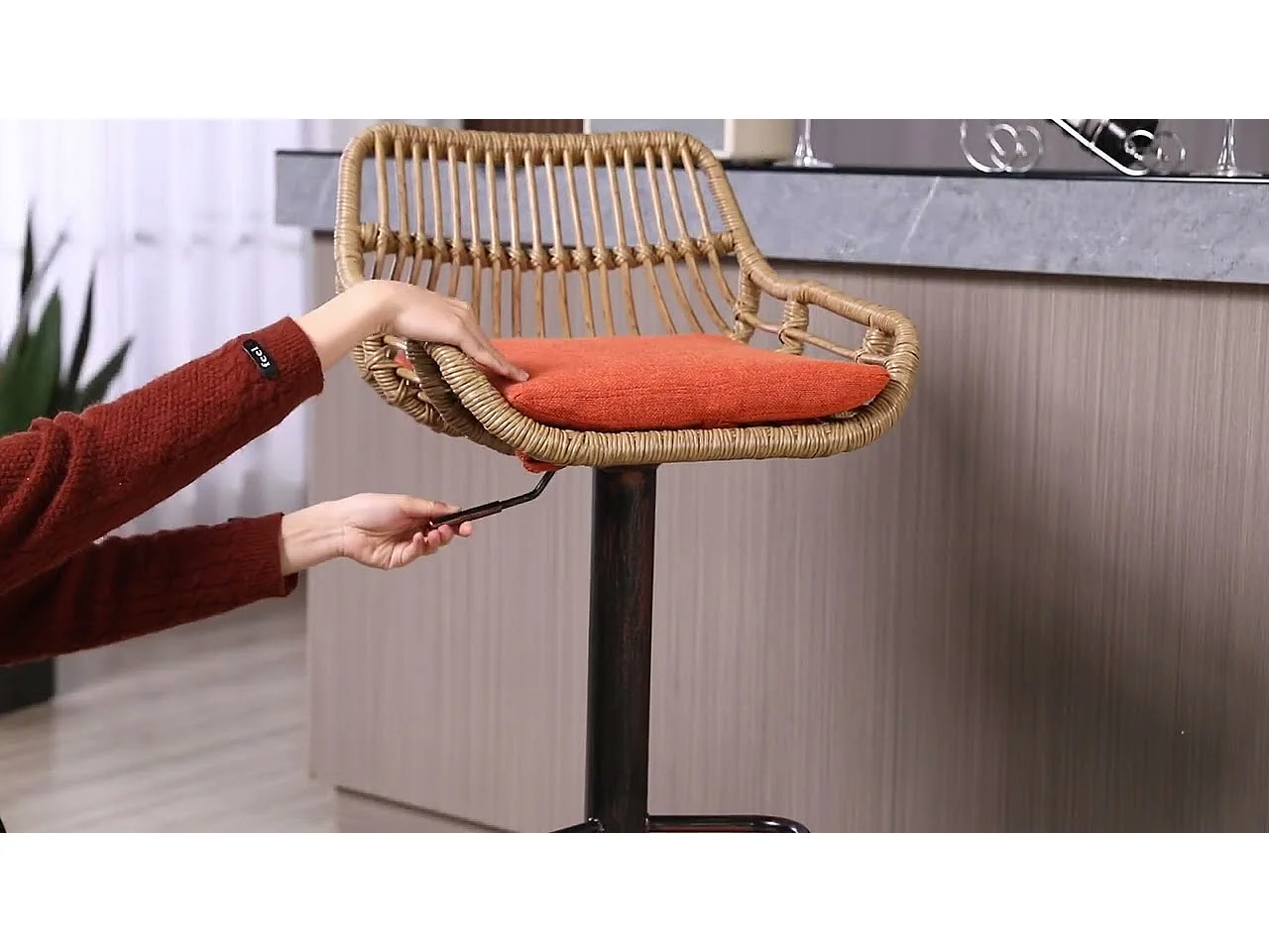 Set van 4 barkrukken – Linnen zitting – Bruin metalen onderstel – Rotan design – Optimaal comfort