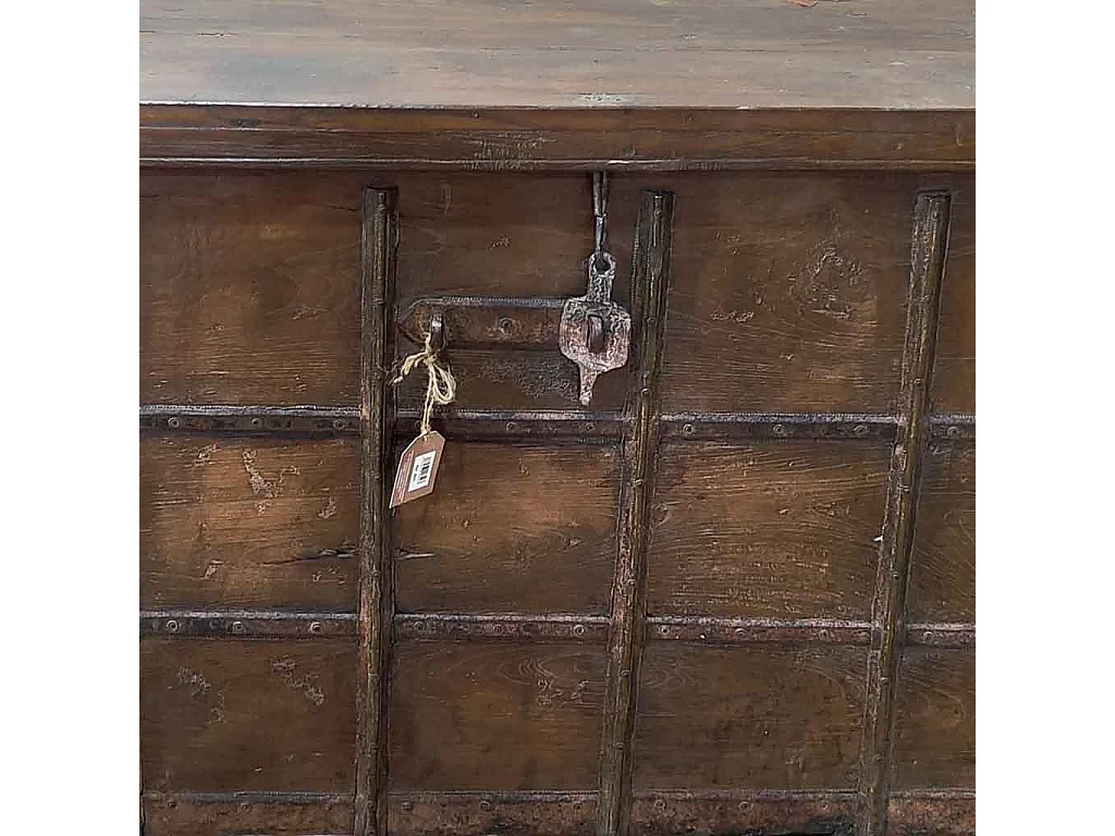 Baú em madeira artesanal castanho 130x47x85cm