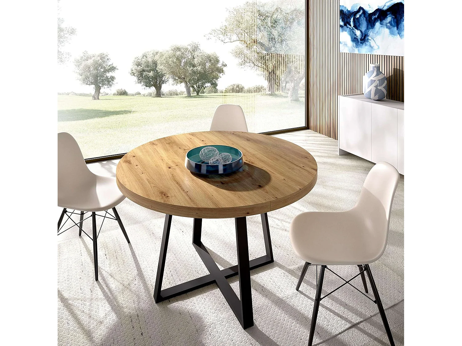 Mesa comedor redonda Aduna extensible 6 en madera clara y negro 77x110-158 cm